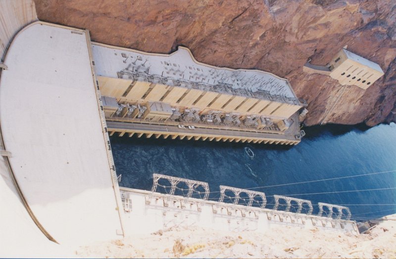 002-Hoover Dam.jpg